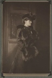 Edith in furs